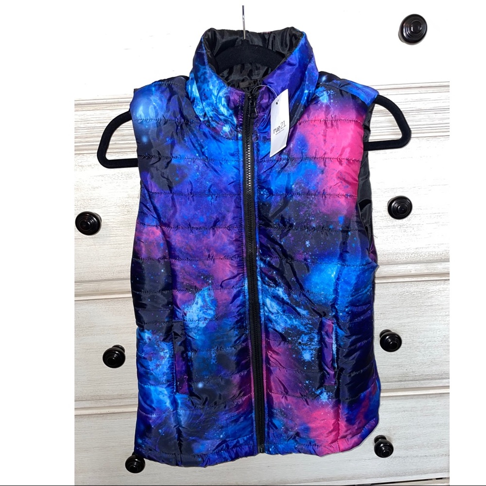 Rue 21 galaxy puffer vest size M